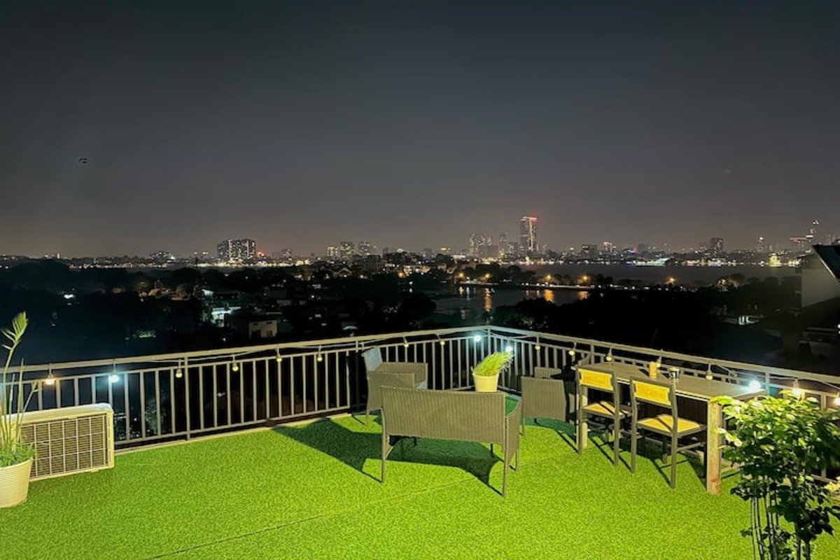 Na's West Lake Penthouse Balcony