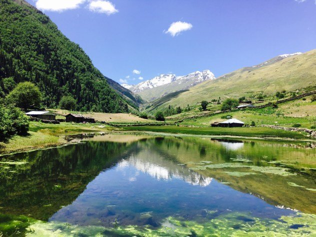 Back-area-of-Snow-mountains