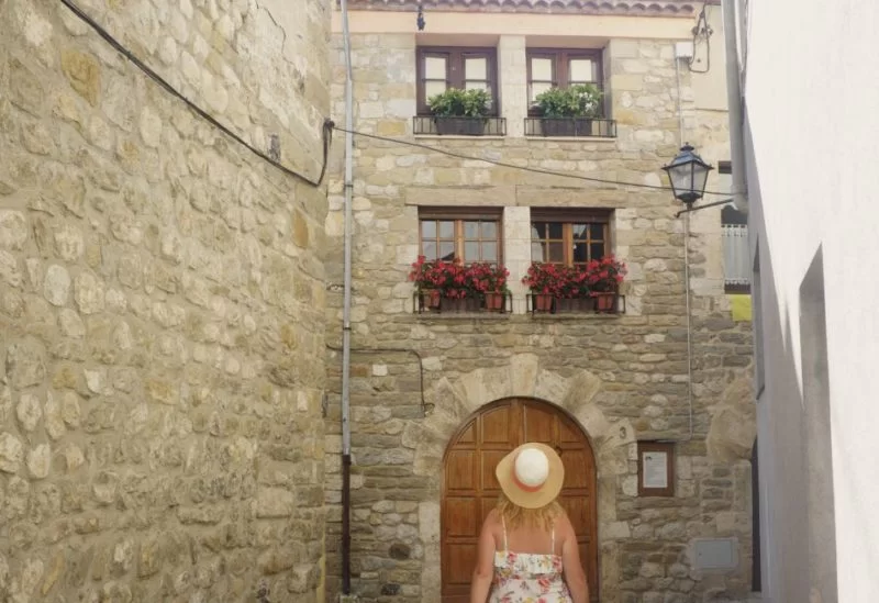 besalu-buildings