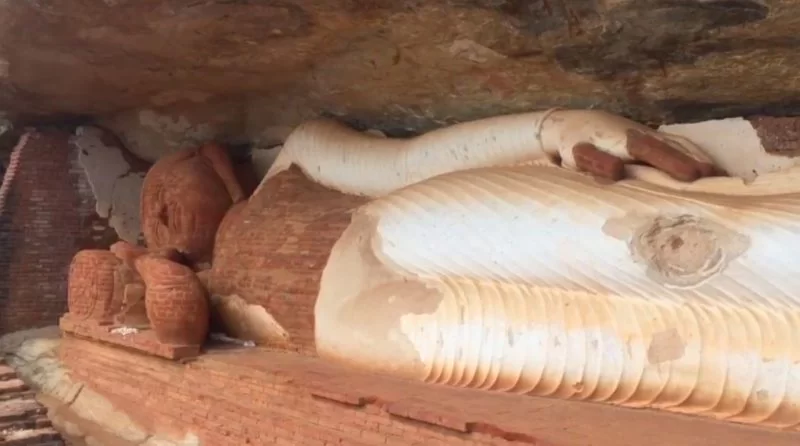 temple-sigiriya-rock