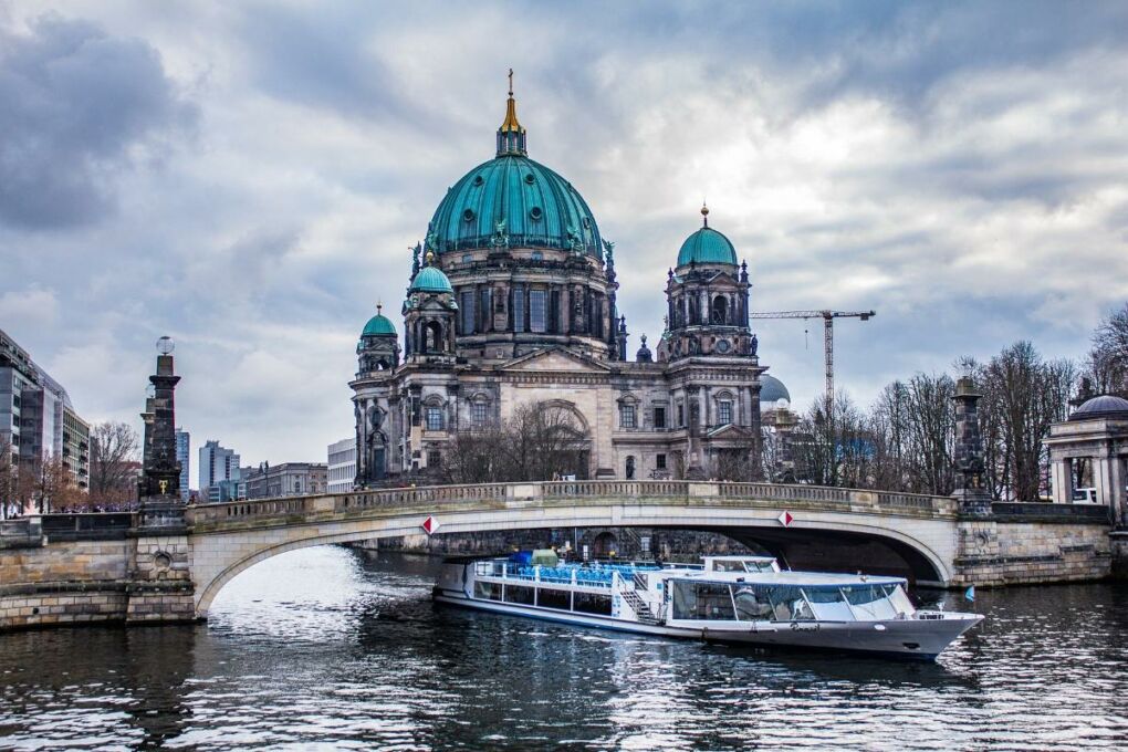 berlin-river-boat