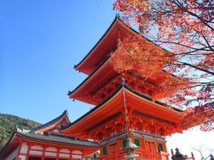 red-pagoda-with-autumn-trees-in-kyoto