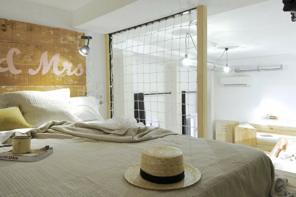 the hat bedroom