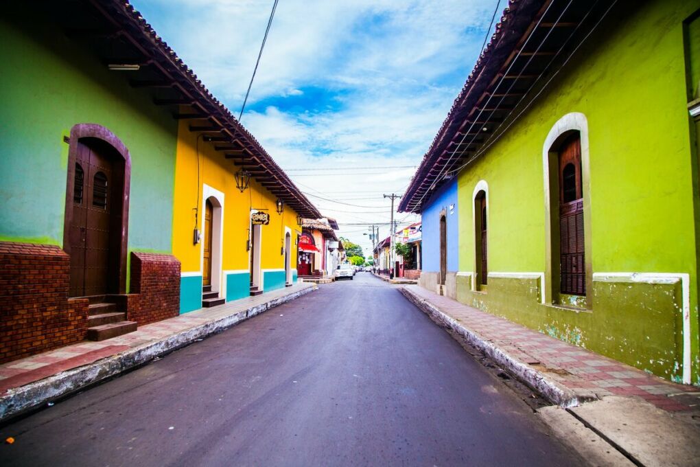 leon colourful streets 