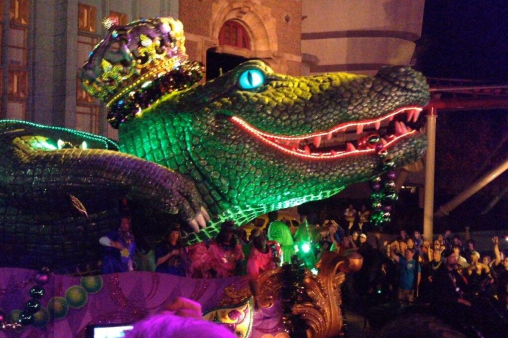 A crocodile Mardi Gras float