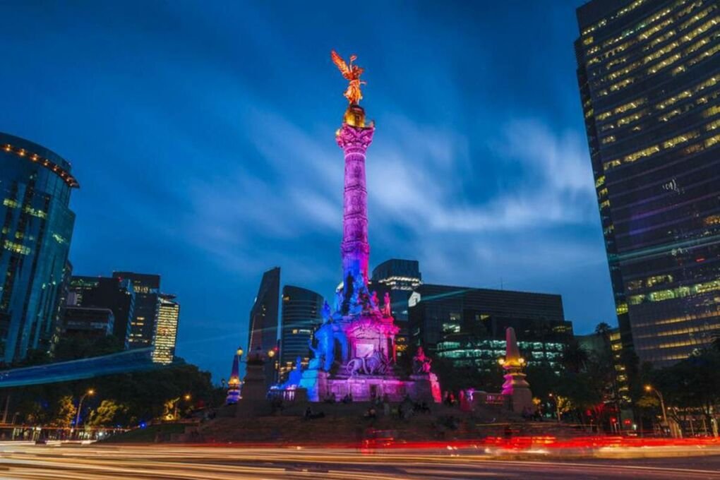 Angel of Independence monument in Mexico City. 