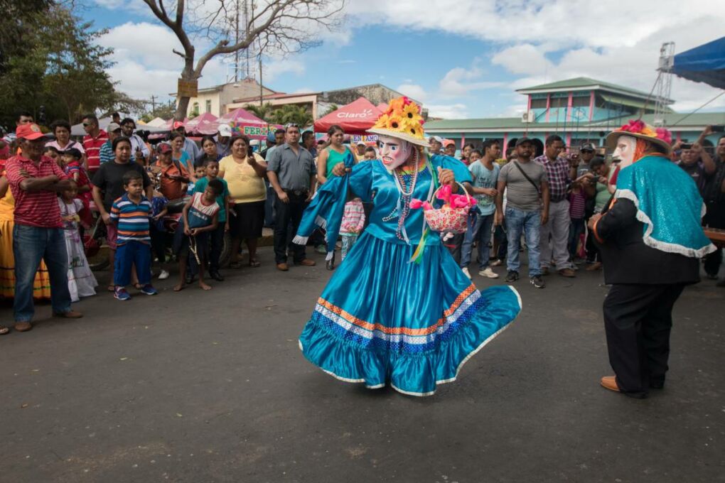 Local street performers in Nicaragua 