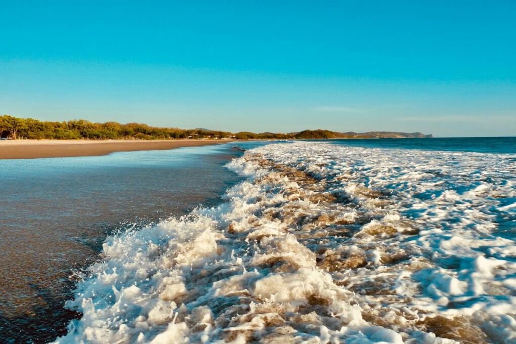 Wave crashing on the beach