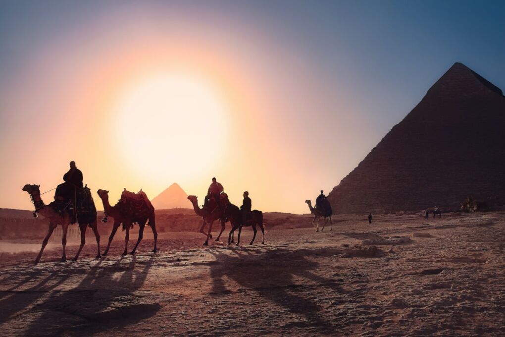 desert-pyramids-egypt