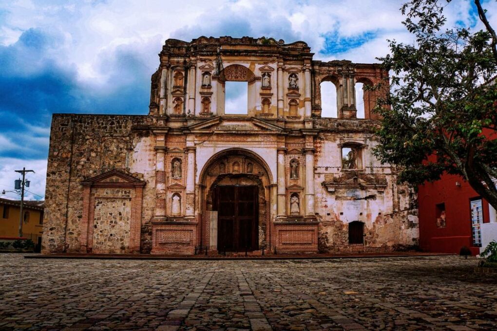 alt="Image of an old church in Guatemala"