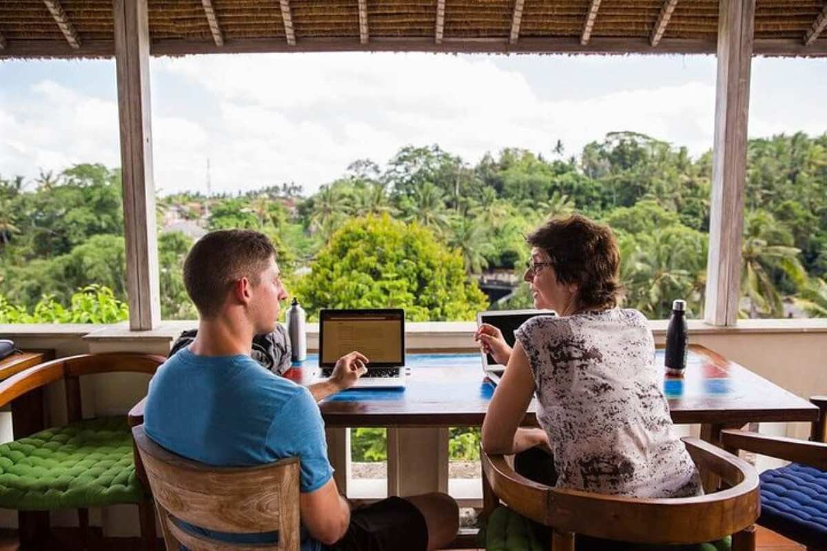 coworking-space-overlooking-jungle