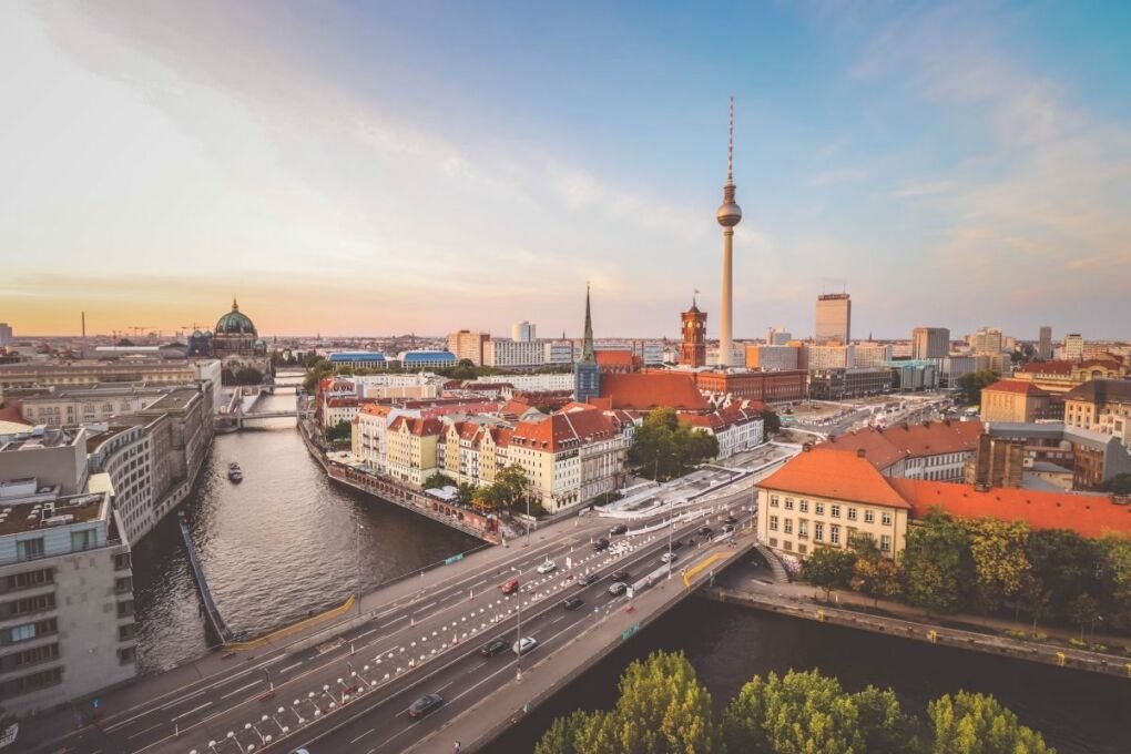 image-of-a-bridge-over-water-in-Berlin