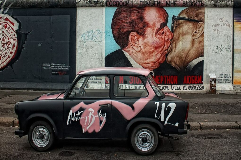 image-of-grafitti-on-the-Berlin-wall