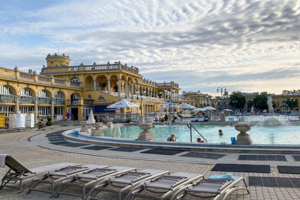 Image-of-public-bath-in-Budapest