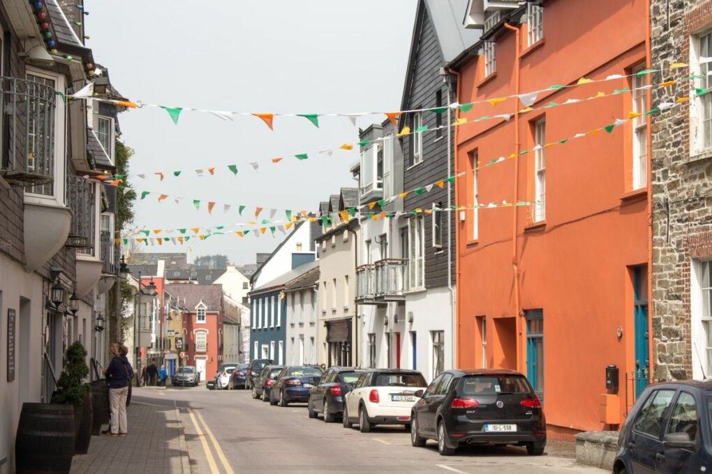 Image-of-colorful-street-in-Kinsale