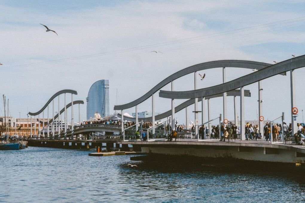 Image-of-a-group-of-people-on-bridge-in-Spain