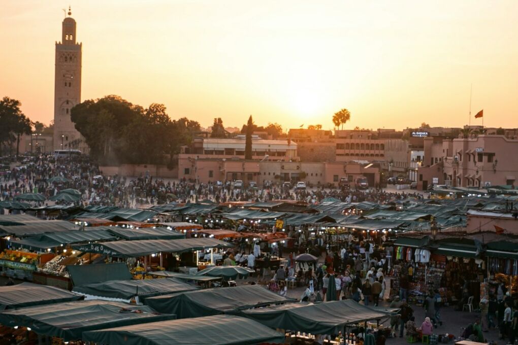 A busy Medina souk market