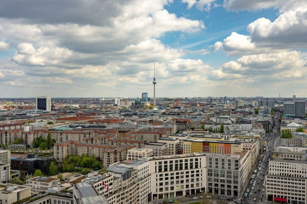 berlin-city-view-feature-image|Ahoy|B-Office|Berlin|Betahouse|Chaos|Cowomen|Enklave|House-of-clouds|Mindspace|Rent24|Skallitzer|Techspace|Thunderbolt|Weserland|Nice view from Tuesday Coworking space