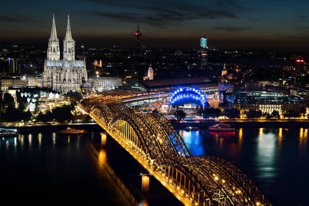 cologne-cathedral-at-night|||generator-berlin-mitte|a-and-o-koln||||meininger-hotel-berlin-east-side|wombats-city-hostel|||phnx-hamburg|||meininger-hotel-berlin-east-side||||restful-room-and-terrace|hostel-mondpalast|25-hours-hotel