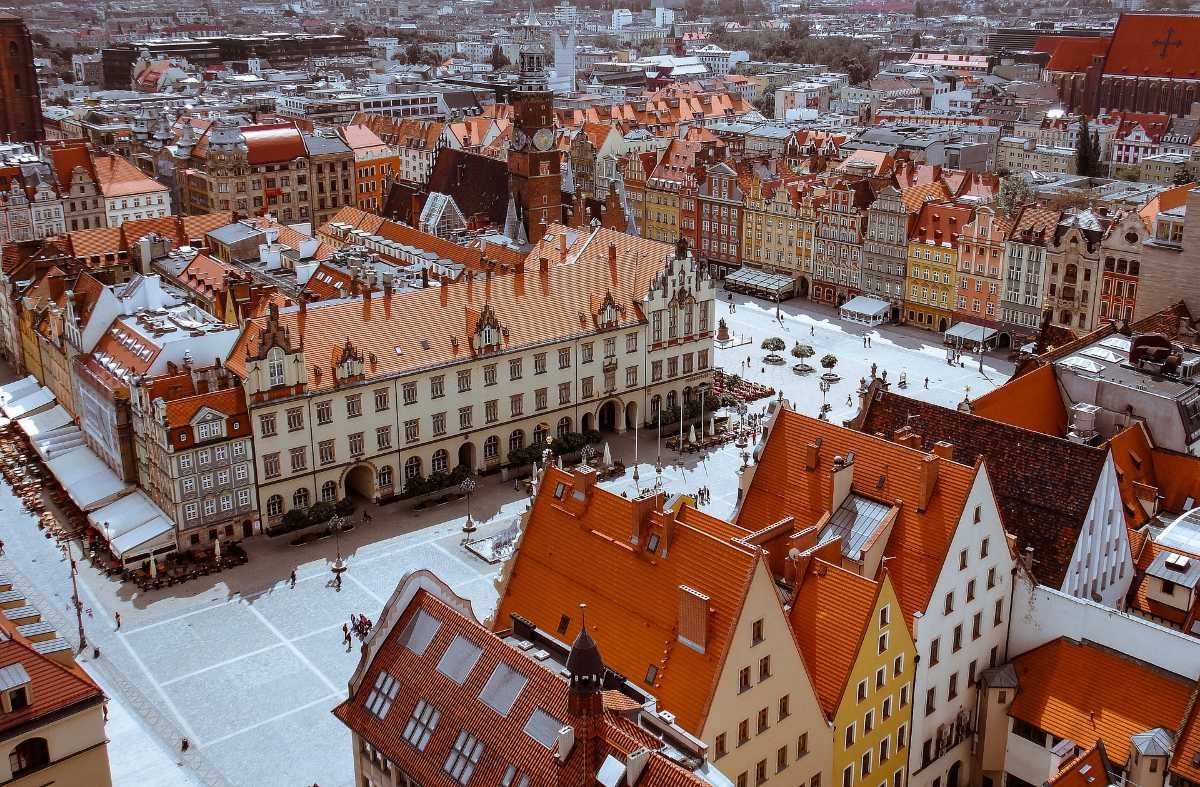 old-town-market-poland|safestay-warsaw|travel-house-wroclaw|oki-doki-old-town-hostel|lets-rock-party-hostel|dizzy-daisy-hostel|warsaw-city-center-apartment|eurohotel-swarzedz|blooms-boutique-hostel|kapsula-hostel|wro-place