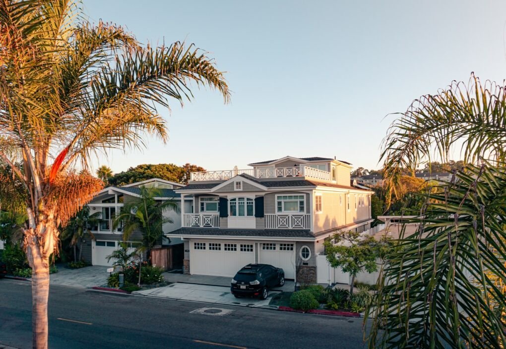 california house|house in California|||wood cottage||seafront house|coastal cottage||indoor views||