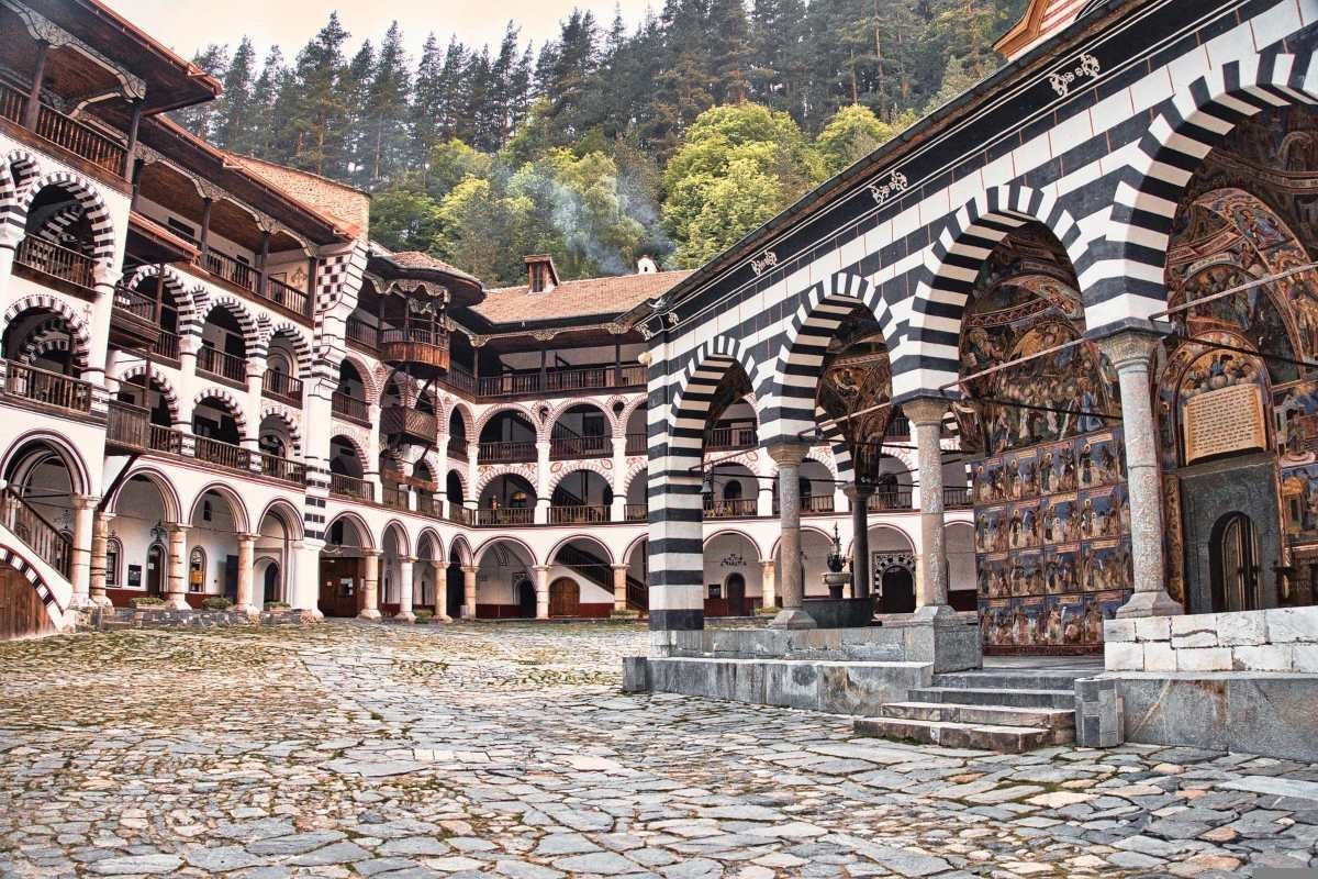 rila-monastery-bulgaria|hostel-no-1-sofia||four-leaf-clover-banks|hakuna-matata-guest-house||vintage-central-hostel|||rooster-hostel|plovdiv-city-center-hotel|