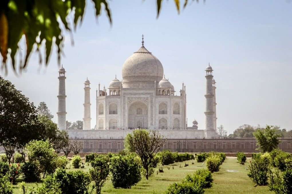 Taj Mahal India|bengal-beach-Chennai|film-city-Bangalore|gandhi-hall-Indore|gate-way-of-India-mumbai|lake-pichola-Udaipur|mehadev-temple-Ahmedabad|red-fort-Delhi|river-tapi-Surat|statue-of-gandhi-at-aga-khan-palace-Pune|victoria-memorial-hall-Kolkata